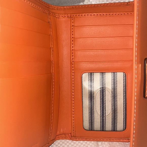 Dooney and Bourke trifold wallet - Picture 2 of 4